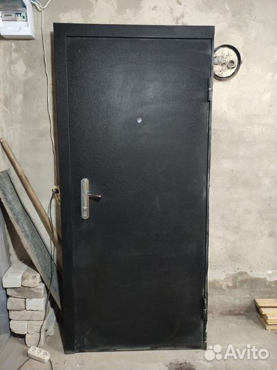 Дверь входная металлическая