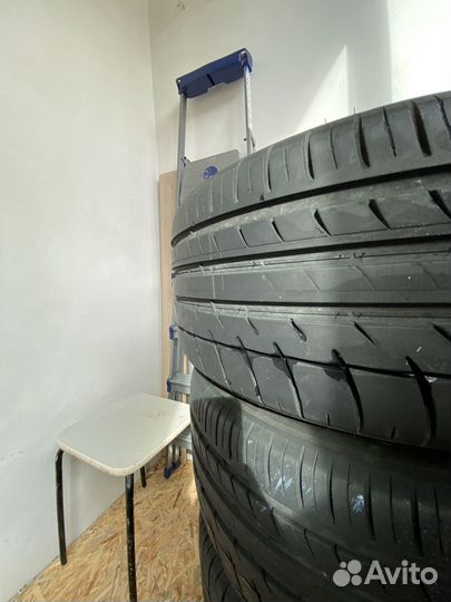 Triangle Sports TH201 235/40 R19