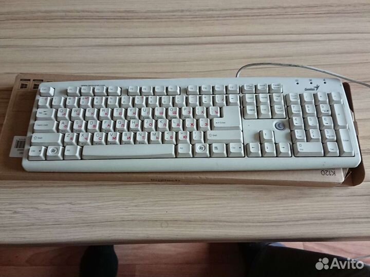 Клавиатура genius k639 ps/2 отличное состояние