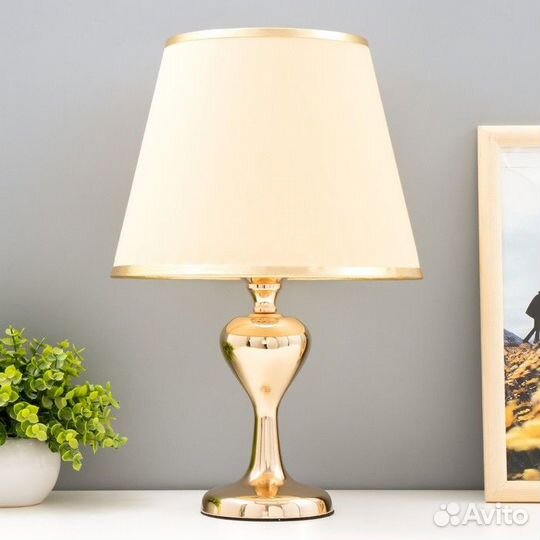 Лампа настольная 'Сарма' 1x60Вт E27 золото 25х25х4