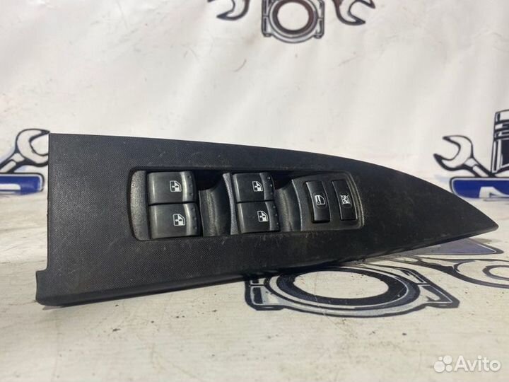Блок управления стеклоподъёмниками передний левый