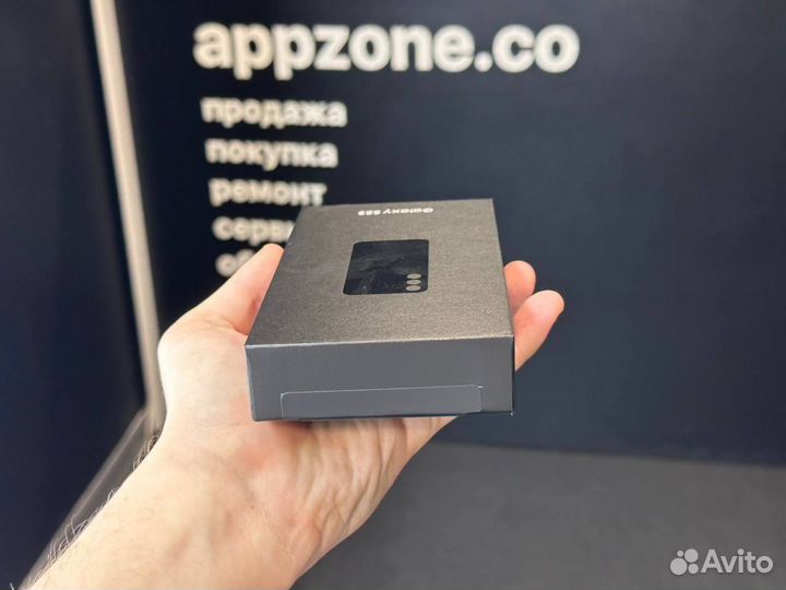 Samsung Galaxy S23, 8/256 ГБ