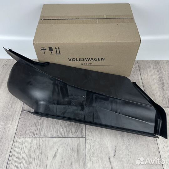 5tb815159 Водосток кожух водоотводящий Tiguan 2 Ko