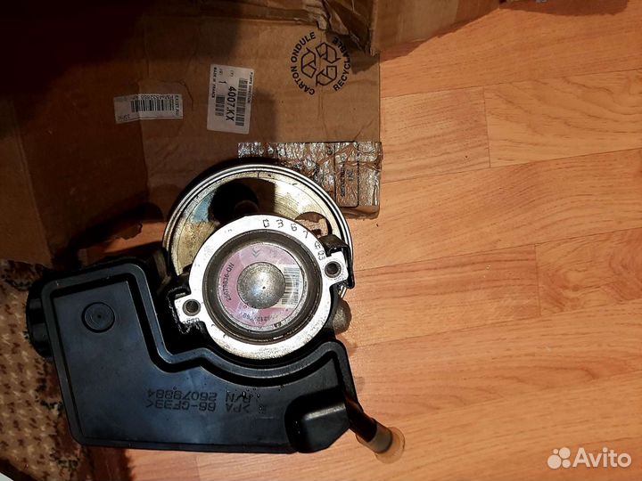 Насос Гур с бачком