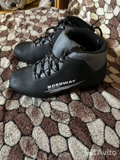 Ботинки лыжные