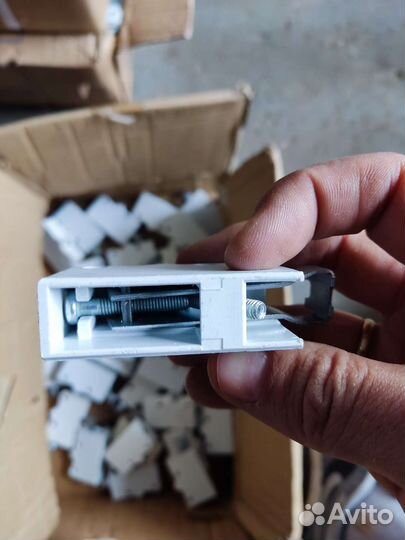 Петли, навесы, направляющие