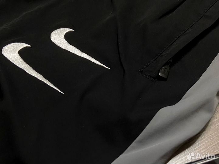 Спортивные штаны Nike Swoosh