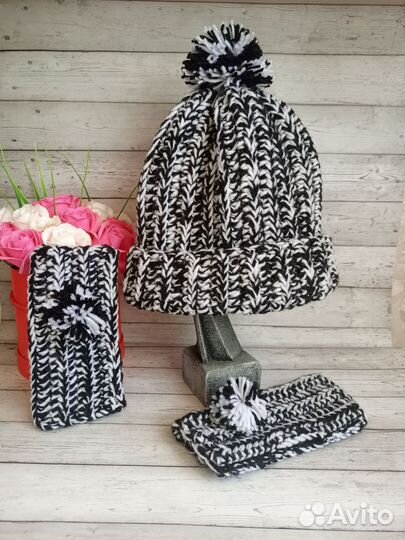 Шапка и митенки ручная работа