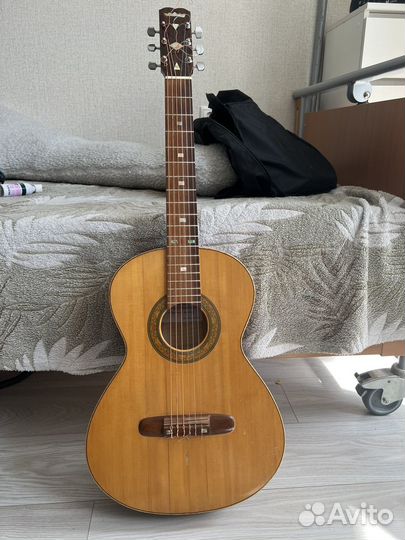 Гитара из карасного дерева