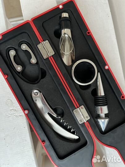 Винный набор и деревянный ящик