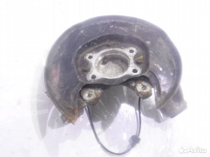 Кулак задний правый Хонда