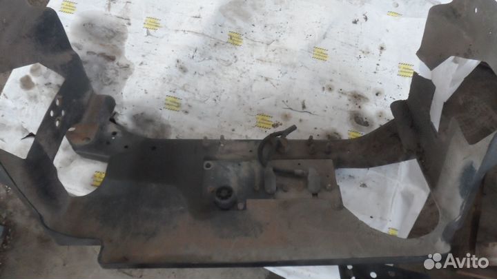 Кронштейн розеток за кабиной маз 000033