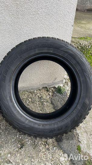 Bridgestone Blizzak DM-V1 275/55 R20 111R
