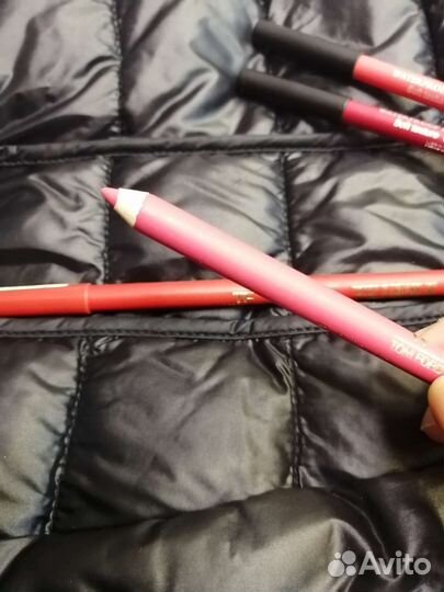 Контурные карандаши для губ с витамином Е