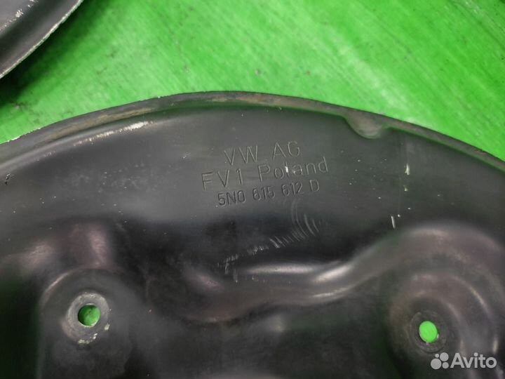 Пыльник тормозного диска зад. VW Tiguan/Passat/Q3