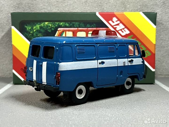 Коллекционная модель УАЗ-3962 Буханка 1:43 Агат РФ