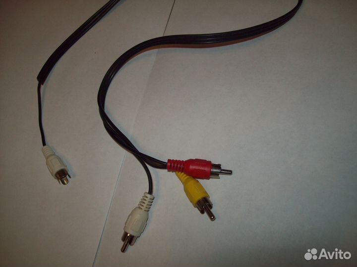 Коммутатор видео И аудио на 4 входа и шнуры