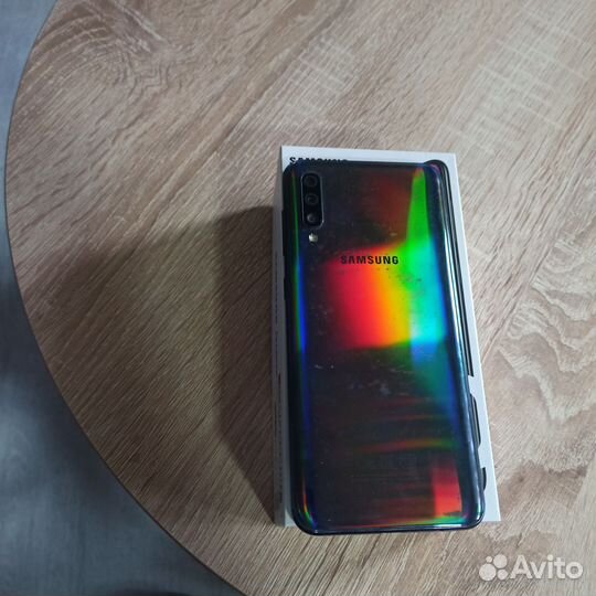 Samsung Galaxy A50, 4/64 ГБ