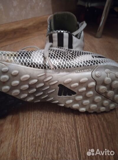 Продам Adidas F10 в отличном состоянии,играл мало