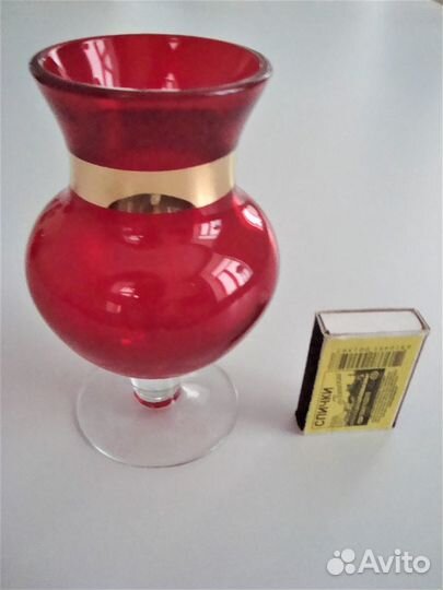 Небольшие вазочки 13см, красное стекло, СССР