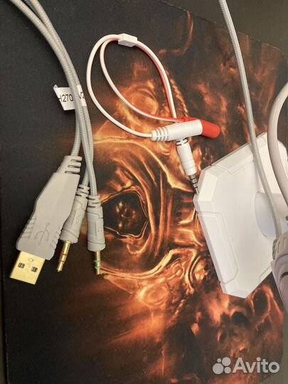 Игровые наушники белые Mento