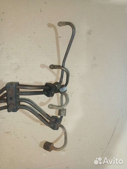 Трубки топливные Toyota Hiace 1998г