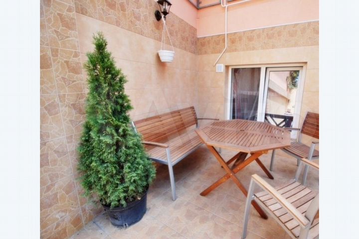 3-к. квартира, 95 м², 1/3 эт.