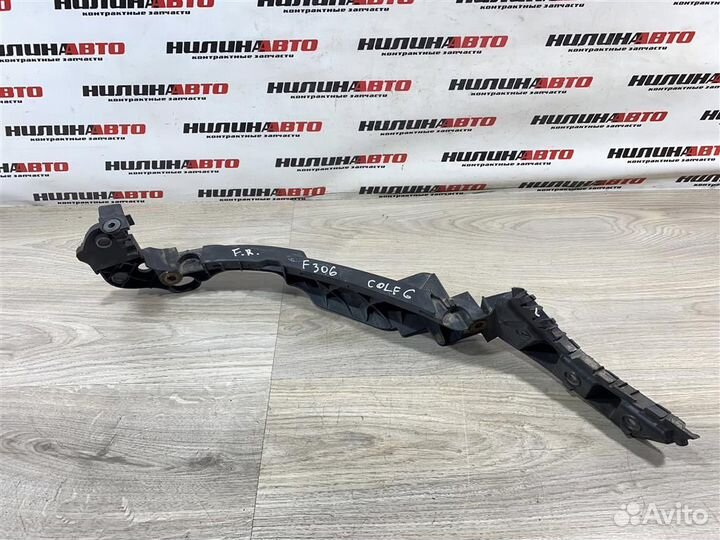 Кронштейн переднего бампера правый VW Гольф 6