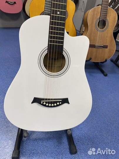 Гитара акустическая белая (новая)