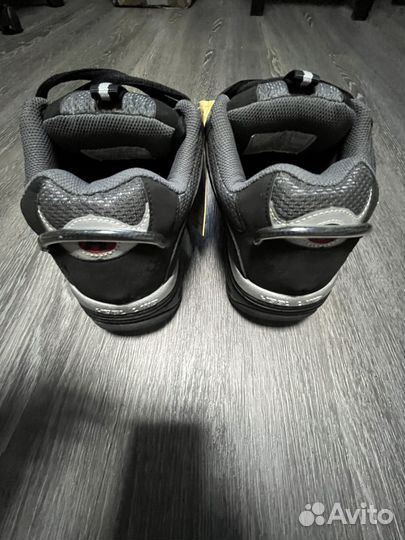 Dc shoes osiris circa globe dvs etnies fallen adio