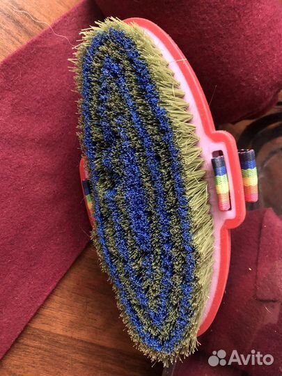 Амуниция для лошади щетки бинты