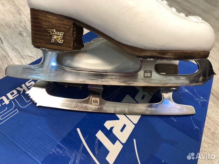 Профессиональные фигурные коньки Risport