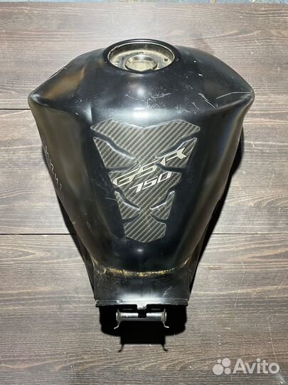 Бензобак для Suzuki GSR750 11-16