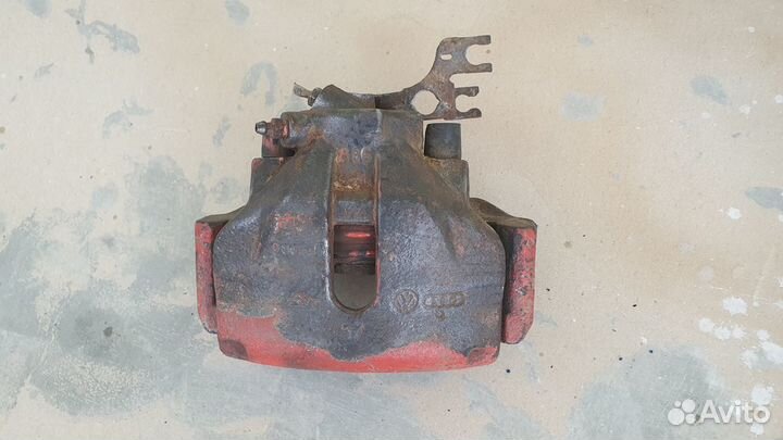 Суппорт со скобой передний audi a6 c5