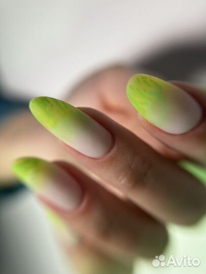 Маникюр с покрытием гель-лаком