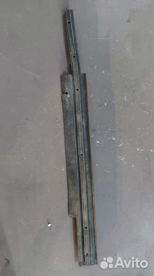 Уплотнитель крыла на Toyota Mark X