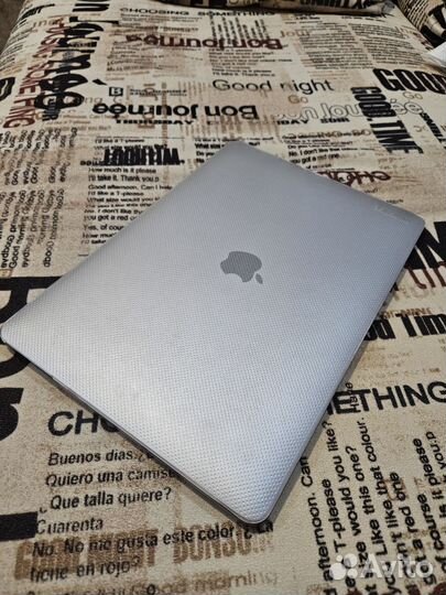 MacBook Pro 13 2020 16/512