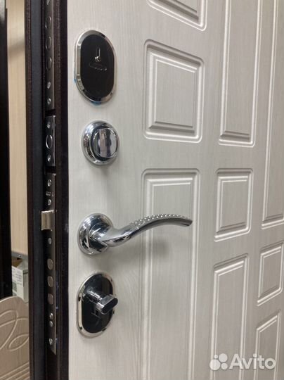 Дверь входная металлическая
