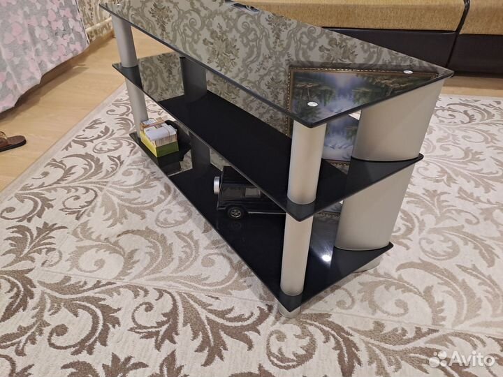 Стол журнальный стеклянный