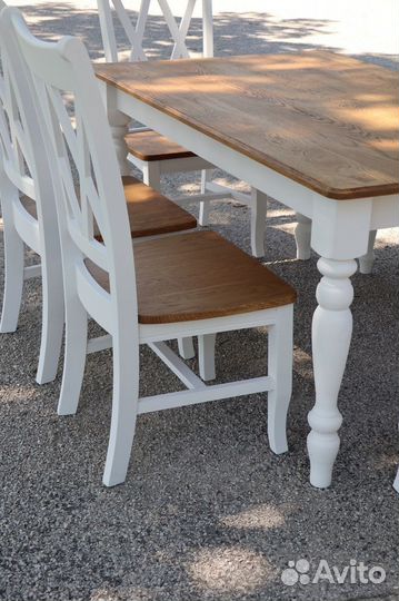 Стол кухонный