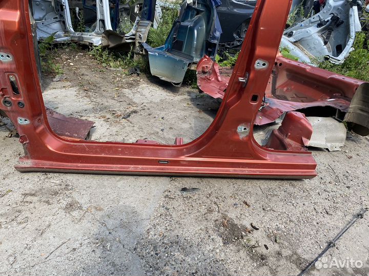 Порог левый Skoda Fabia 2