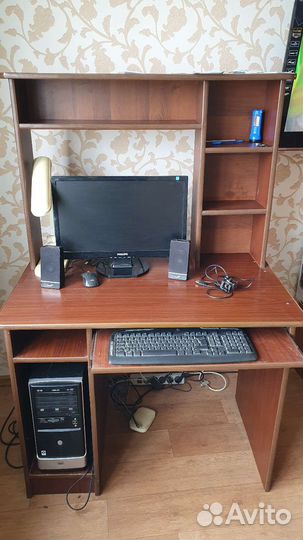 Компьютерный стол