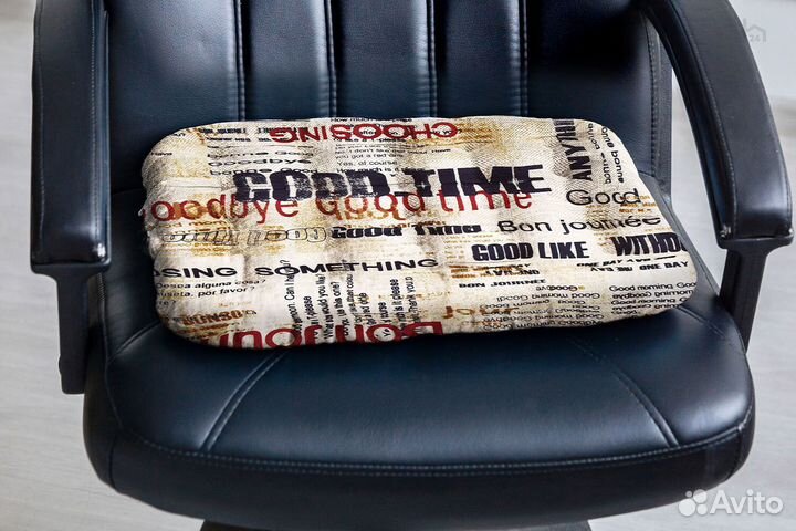 Подушка на стул Сюжет