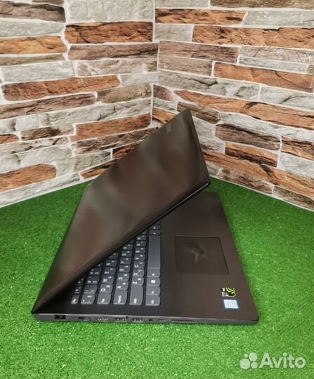 Игровой ноутбук Lenovo i5 8го/GTX 1050 4Гб/ssd
