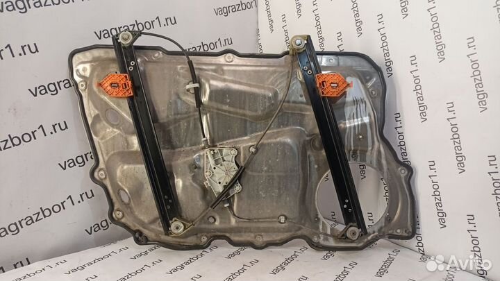 Стеклоподъемник электр. передний правый Audi A8 (D