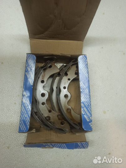 Колодки задние Nissan Bluebird 84-90г