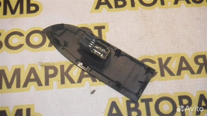Кнопка стеклоподъемника Suzuki Grand Vitara III 2