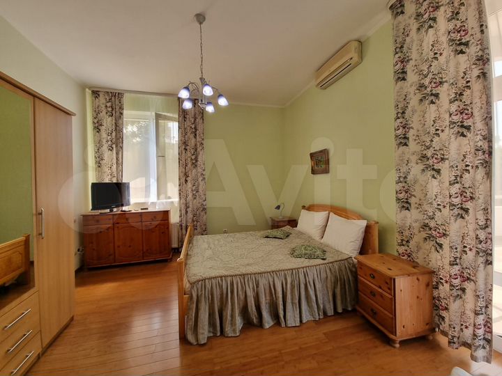 Дом 800 м² на участке 50 сот.