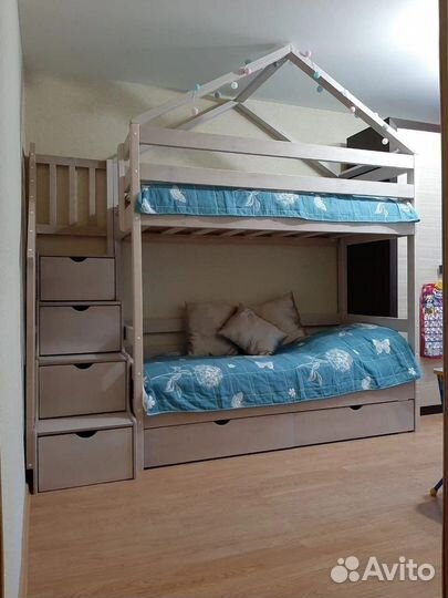 Кровать в виде домика