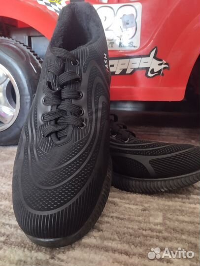 Кроссовки мужские 45 размера бу